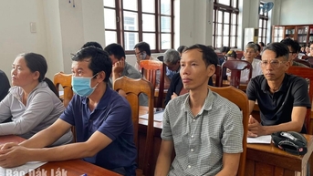 Công an phường Tuy Hòa vận động nhân dân giao nộp vũ khí, vật liệu nổ