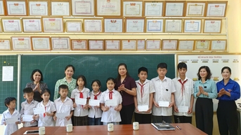Nhiều hoạt động hỗ trợ, khắc phục hậu quả và xử lý môi trường sau bão lũ - Báo Cao Bằng điện tử