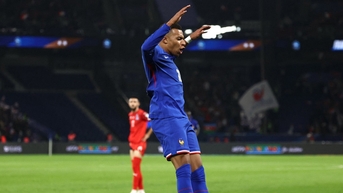 Mbappe thăng hoa, tuyển Pháp thắng '3 sao'