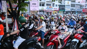 "Cháy" thẻ xe cục bộ, sinh viên nhận vé tháng như trúng số độc đắc