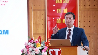 3 tiếng livestream bán sách trên TikTok thu 300 triệu đồng