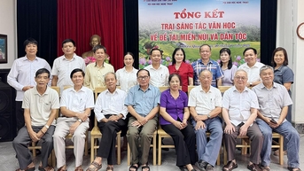 Khoảng sáng lúc hoàng hôn