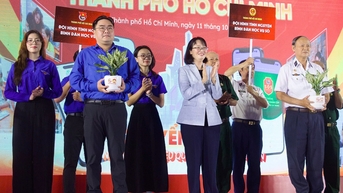 TP.HCM phát động phong trào 'Bình dân học vụ số'