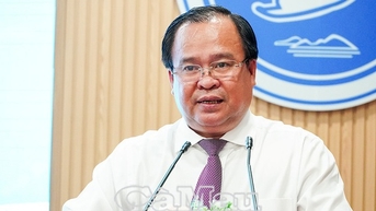 Tọa đàm với chủ đề "Lãnh đạo thích ứng với làn sóng AI"