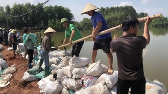 Bắc Ninh: Gần 100 giờ liên tục giữ đê ngăn lũ ở Mỹ Thái