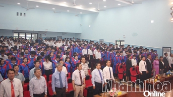 Trường Trung cấp Nghề Diên Khánh trao bằng tốt nghiệp cho 176 học sinh