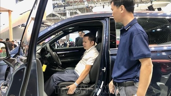 Xe nhập khẩu dẫn dắt thị trường ô tô Việt Nam