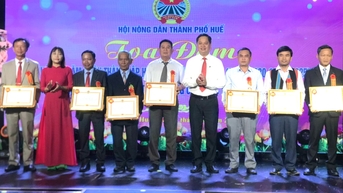 Phát huy vai trò, đóng góp trí tuệ và công sức trong giai đoạn mới