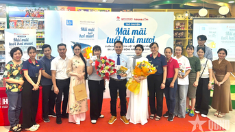 Trò chuyện về ấn phẩm “Mãi mãi tuổi hai mươi”