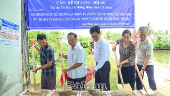 Gần 500 triệu đồng xây dựng cầu kênh 6.000 chào mừng Đại hội Đảng