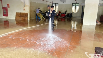 Lực lượng vũ trang hỗ trợ khắc phục hậu quả mưa lũ