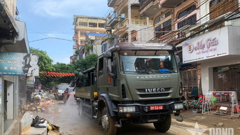 Lực lượng quân đội phun khử khuẩn tại Thái Nguyên