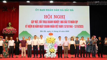 Bắc Hà gặp mặt, đối thoại với doanh nghiệp, nhà đầu tư nhân Ngày Doanh nhân Việt Nam