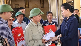 Đoàn công tác MTTQ Việt Nam thăm hỏi, tặng quà người dân hai tỉnh Bắc Ninh, Thái Nguyên