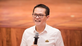 NSND Trung Hiếu ngồi ghế nóng tìm tài năng piano toàn quốc