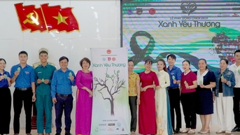 Xã Xuân Phú phát động chiến dịch "Xanh yêu thương"