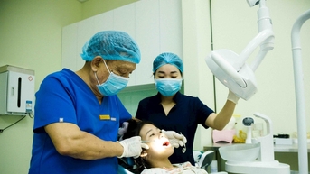 Chăm sóc sức khỏe răng miệng cho trẻ em Làng Hy Vọng