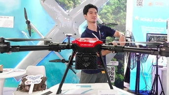 Drone siêu nhẹ, chip AI xuất hiện tại triển lãm mừng Đại hội Đảng bộ TPHCM
