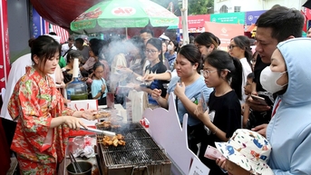 Khám phá tinh hoa ẩm thực 5 châu ở Lễ hội Văn hóa thế giới tại Hà Nội lần thứ nhất