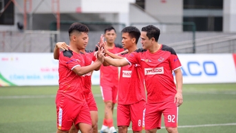 Sacombank가 베트남 노동자 및 공무원 축구 대회 준결승에 진출했습니다.