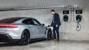 ការសាករថយន្តអគ្គិសនីរបស់ Porsche នៅផ្ទះត្រូវបានចោទប្រកាន់ដោយអ្នកប្រើប្រាស់ថាមានការសាកថ្មយឺត និងអាចឡើងកំដៅខ្លាំង