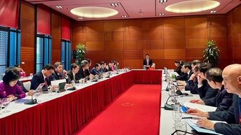 정부당대회 주제: 책임감의 정신을 반영하고, 높은 실용성을 추구