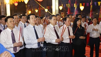 ប្រធានរដ្ឋសភាលោក Tran Thanh Man ចូលរួមពិធីរំលឹកខួបអនុស្សាវរីយ៍លើកទី ៧២៥ នៃមរណភាពរបស់វីរៈបុរសជាតិ Tran Hung Dao