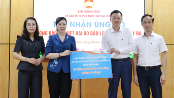 ក្រុមហ៊ុន Petrolimex បរិច្ចាគថវិកាចំនួន ៥ពាន់លានដុង ដើម្បីជួយខេត្ត Bac Ninh ជម្នះផលវិបាកក្រោយព្យុះ និងទឹកជំនន់