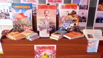 Báo Thanh Niên tham gia triển lãm báo chí chào mừng Đại hội Đảng bộ TP.HCM