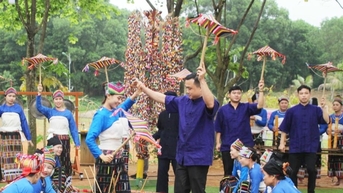Triển lãm ảnh “Sắc màu các dân tộc Việt Nam”