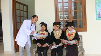 ការនាំយកសេវាប្រជាជនទៅកាន់ភូមិ