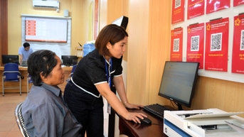 Hết đất cho “cò”