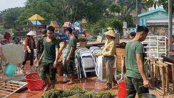 Lũ rút, 2.161 ngôi nhà của Hà Nội còn ngập lụt