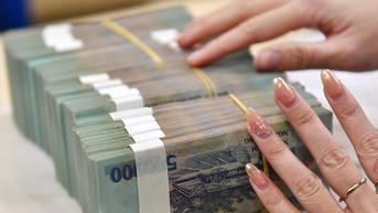 Lãi suất ngân hàng hôm nay 13/10/2025: Kỳ hạn dưới 6 tháng chạm trần
