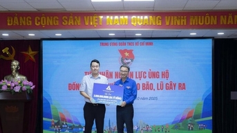 Tân Á Đại Thành ủng hộ 3 tỷ đồng hỗ trợ đồng bào vùng lũ miền Trung và miền Bắc