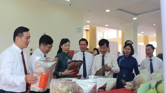 Tôn vinh 40 sản phẩm nông nghiệp tiêu biểu và trao giải Cuộc thi Sáng tạo Kỹ thuật Nhà nông lần thứ XI