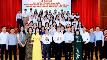 ទីក្រុងហូជីមិញ បង្វឹកក្រុមសិស្សពូកែថ្នាក់ជាតិ ដោយមាន "អ្នកដំបូង" ជាច្រើននាក់