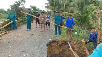 Sạt cống ngầm ở đê, nước lũ tràn vào uy hiếp hàng chục hécta lúa Đông Xuân 2025-2026