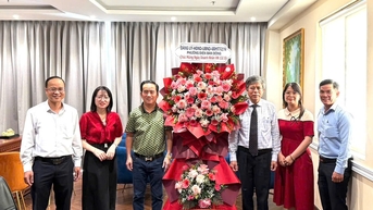 Phường Điện Bàn Đông chúc mừng doanh nghiệp nhân Ngày Doanh nhân Việt Nam 13/10