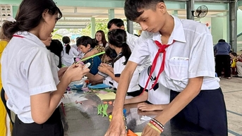 រៀបចំកម្មវិធី "អានជាមួយអ្នក" សម្រាប់កុមារពិការ