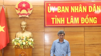 អនុប្រធានគណៈកម្មាធិការប្រជាជនខេត្ត Lam Dong ធ្វើការជាមួយក្រុមប្រឹក្សាគ្រប់គ្រងគម្រោងវិនិយោគសំណង់លេខ 2 ស្តីពីការបញ្ចេញទុនវិនិយោគសាធារណៈ