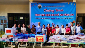 សហគ្រិនភ្ជាប់ទំនាក់ទំនងយ៉ាងសកម្ម និងរួមដៃគ្នាកសាងទីក្រុង Dien Bien ឱ្យកាន់តែរីកចម្រើន។