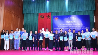 Ký kết biên bản và kế hoạch hành động tham gia Chương trình hỗ trợ, khuyến khích doanh nghiệp tự nguyện tuân thủ pháp luật Hải quan