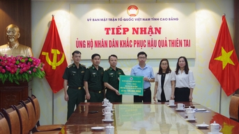 ឆ្មាំព្រំដែនខេត្ត វួដ Nung Tri Cao ជួយប្រជាជនដែលរងផលប៉ះពាល់ដោយព្យុះលេខ ១០ និងលេខ ១១ - Cao Bang Electronic Newspaper
