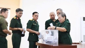 Linh Nam Ward បានចាប់ផ្តើមយុទ្ធនាការគាំទ្រប្រជាជនដែលរងផលប៉ះពាល់ដោយព្យុះ Matmo ។