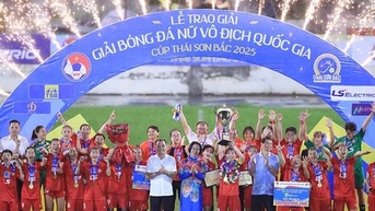 ក្លឹបនារីទីក្រុងហូជីមិញ បង្កើតកំណត់ត្រាឈ្នះជើងឯកបាល់ទាត់នារីជាតិជាលើកទី៧ជាប់ៗគ្នា
