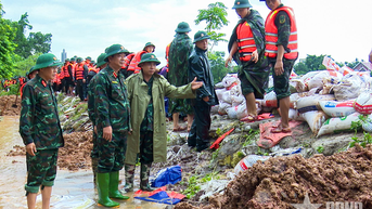 ឈរ​ក្បែរ​គ្នា បន្ត​ជួយ​ប្រជាជន​ឱ្យ​រួច​ផុត​ពី​ផល​វិបាក​នៃ​គ្រោះ​ធម្មជាតិ