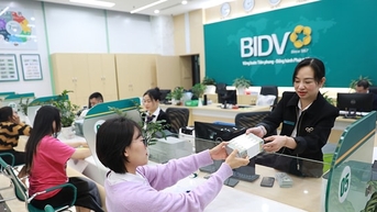 은행은 생산과 사업에 자본을 집중한다