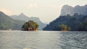 ថែរក្សា "ត្បូងបៃតងបឹងបាប៊ី" ប្រឈមមុខនឹងកំណើនទេសចរណ៍ "ក្តៅ"