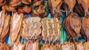 Cách bảo quản cá khô được lâu mà không bị mốc, ngày mưa bão tiện dùng